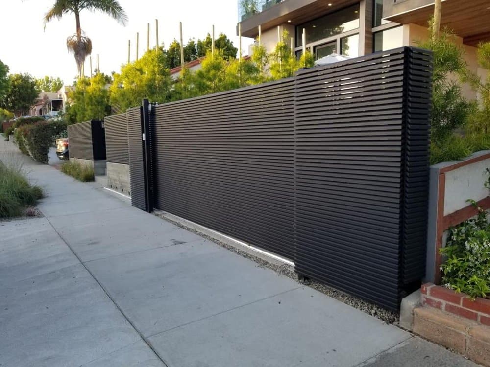 Fence-and-gate-installation_34.jpg
