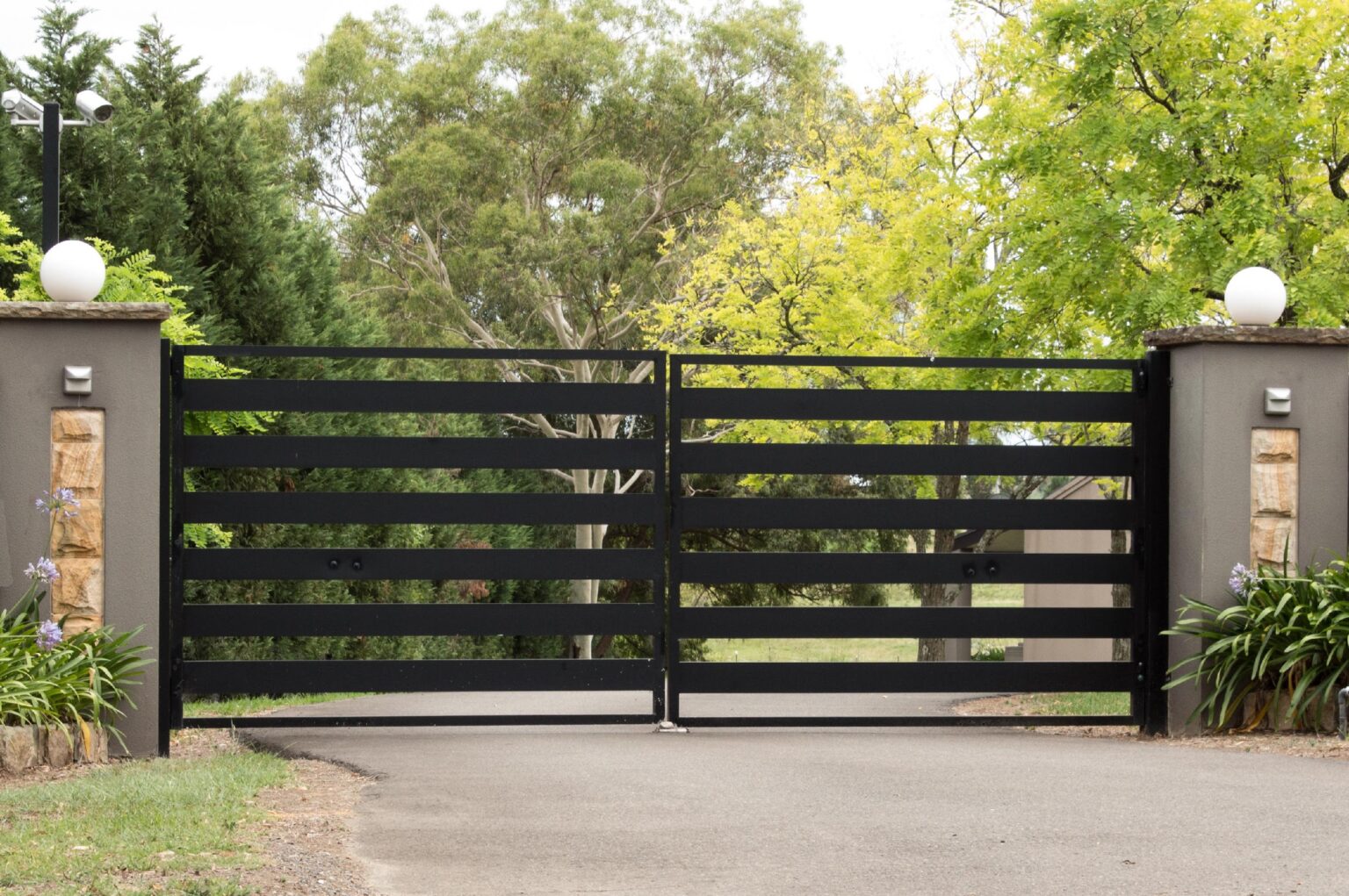 iron_master_Aluminum_gates_and_fencing_Installation_and_fabrication_161.jpg