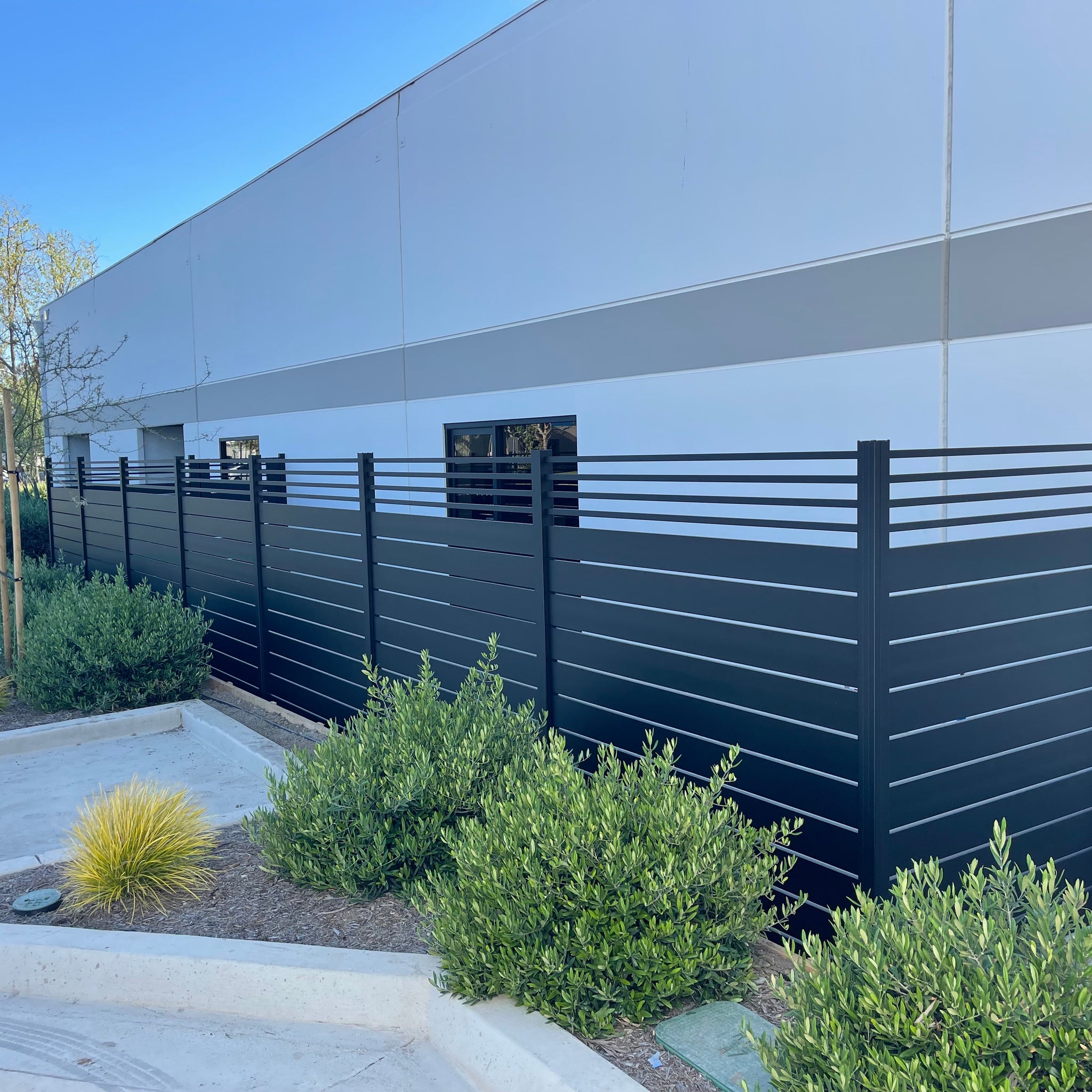 iron_master_Aluminum_gates_and_fencing_Installation_and_fabrication_51.jpeg