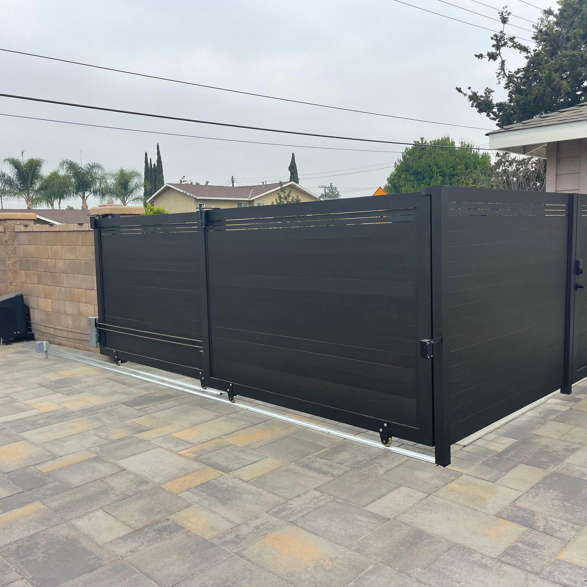 iron_master_iron_gates_and_fencing_Installation_and_fabrication6.HEIC
